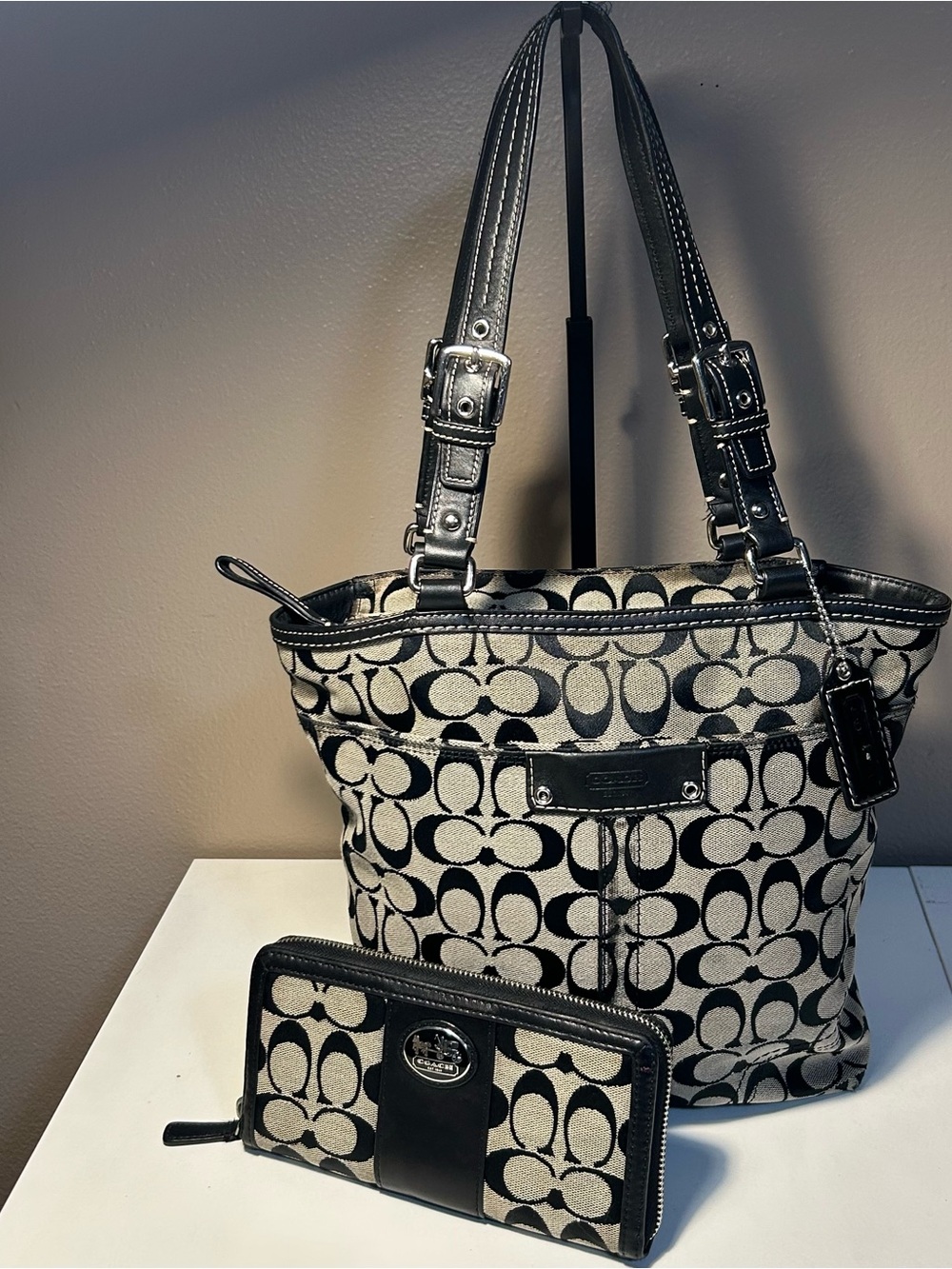Coach Bundle Hadley Tote and Wallet Gray Black